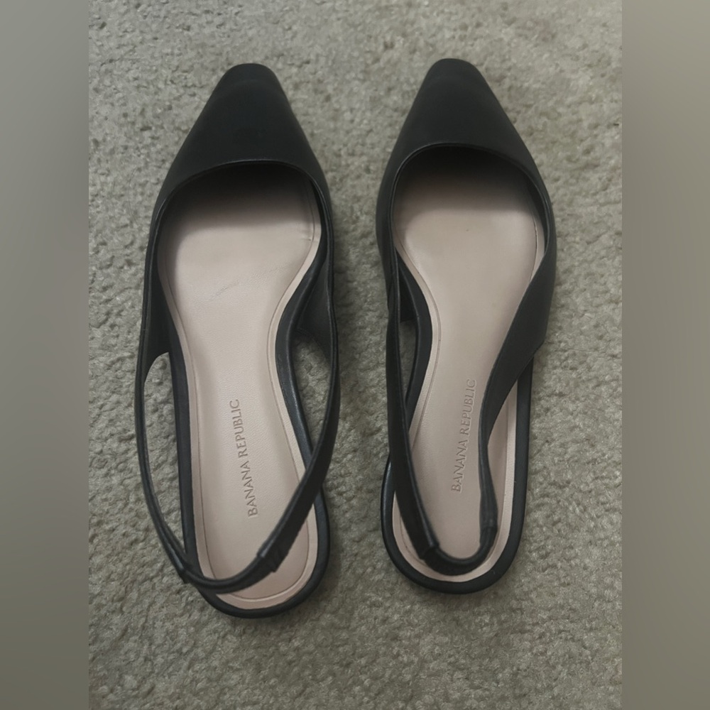 Banana Republic flat shoes